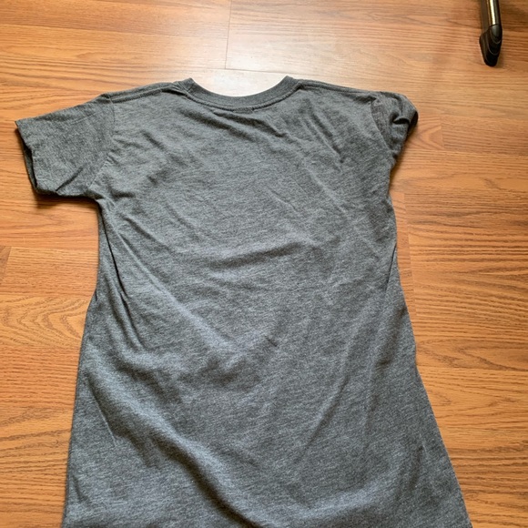 basic tee - Picture 2 of 2